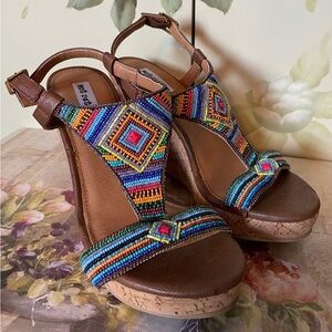 “NOT RATED” KORK WEDGE SANDAL- SIZE 8-   MULTI COLOR